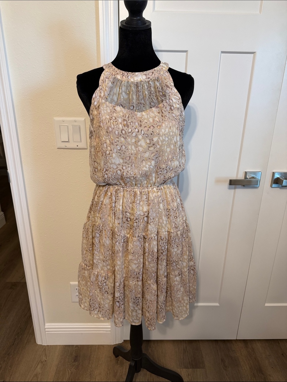 Sleeveless Beige Patterned Halter Wedding Dress